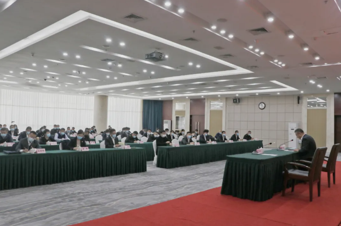 鞍勤集團(tuán)、溫泉集團(tuán)舉辦貫徹落實(shí)市第十三次黨代會(huì)精神宣講報(bào)告會(huì)